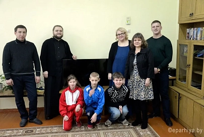 Воспитанники Улуковской школы-интерната получили в подарок телевизор